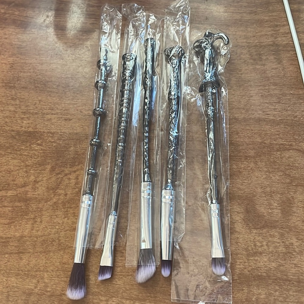Magic Wand Makeup Brush set - New!